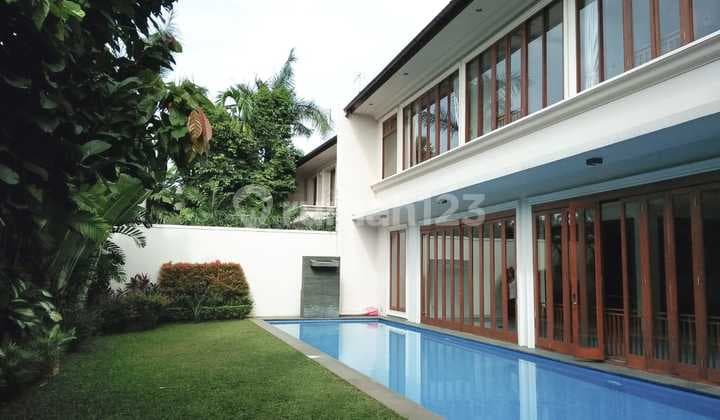 Dsewakan Rumah Asri di Kemang