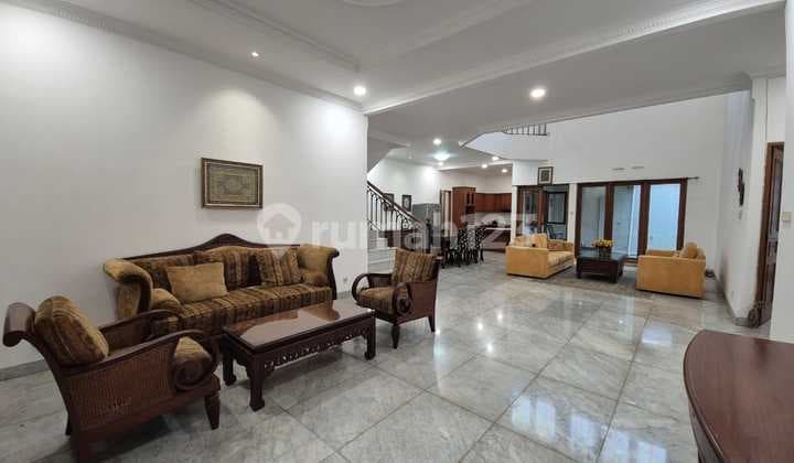 Disewakan Rumah Bagus di Jati Padang Pejaten, Dekat Pejaten Village Mall