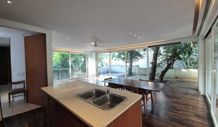 Disewakan Rumah di Tanah Teduh Town House, Asri