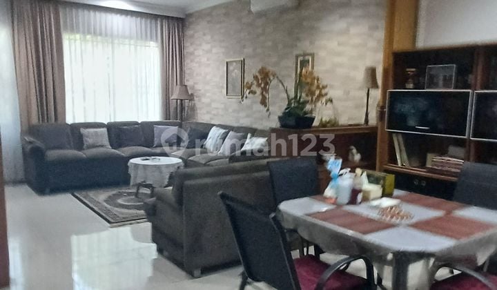 Jual Cepat Rumah Bagus 2,5 Lantai Full Furnished di Gading Griya