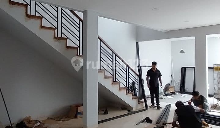 BARU!! Minimalis Modern 2 Lantai di Taman Holis Indah