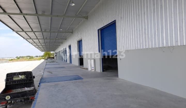 Disewakan Gudang 2700M2 di Jalan Raya Karawang Barat