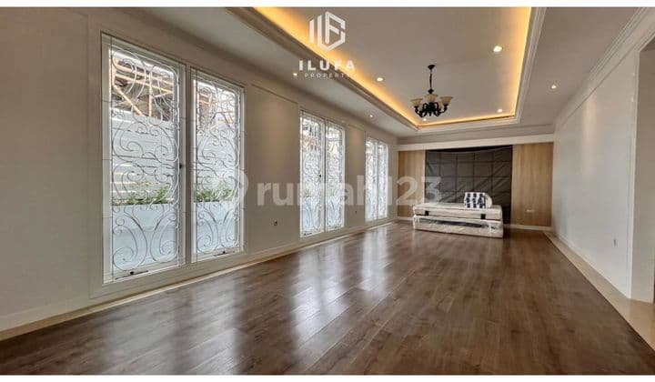 ForRent Luxury House Renovated, Fully Furnished area Kemang