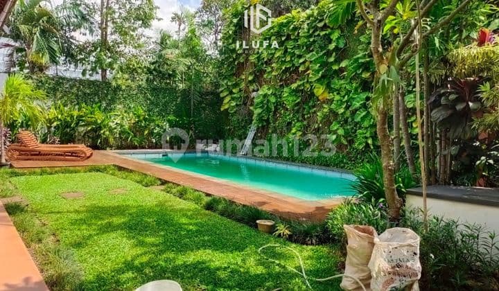 Disewakan Rumah Asri Kondisi Bagus, area Kemang Selatan