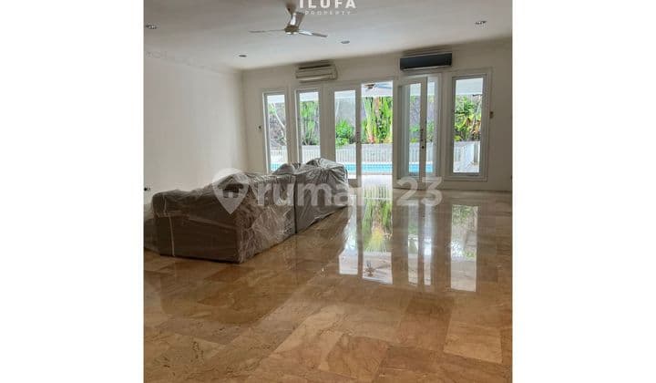 Disewakan Townhouse Bagus Area Cipete 2 Lantai Ada Kolam