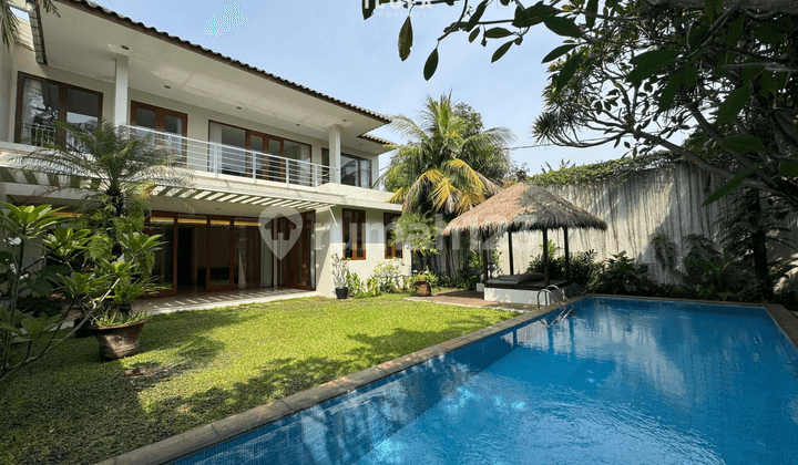 Disewakan Rumah Asri 5Br Lokasi Strategis Kemang