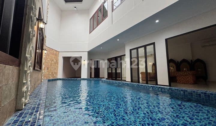 Disewakan Rumah Dekat Senayan Lokasi Strategia Jalan Lebar