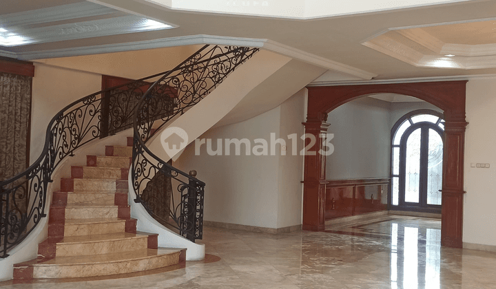 Disewakan Rumah Cocok untuk Kantor atau Hunian Area Permata Hijau