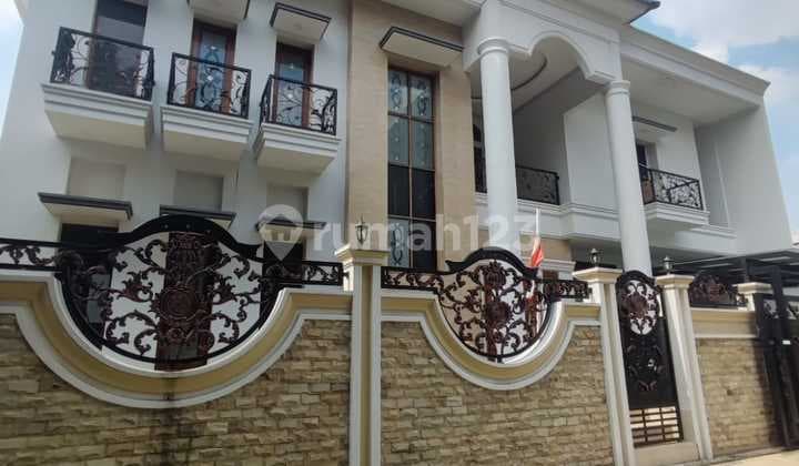 Rumah Mewah 3.Lantai Dkt Kos2an Binus.jakarta Barat