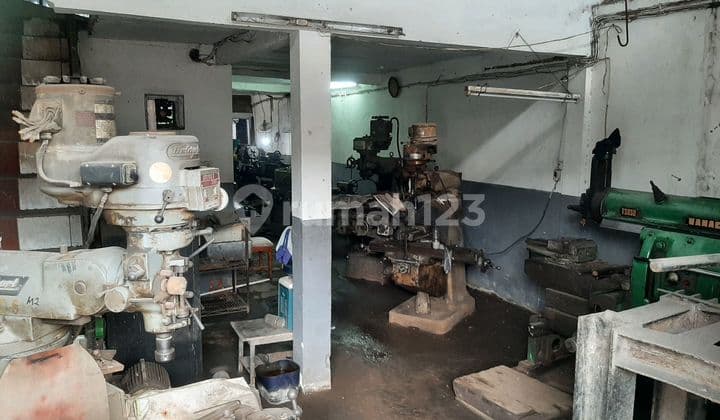 Cheap 2-story shop house on Narogong main street with SHM