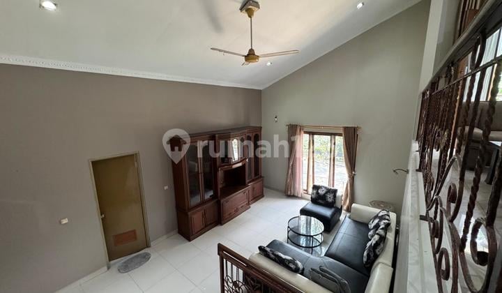 Dijual murah rumah mewah 2 lantai di puspita BSD