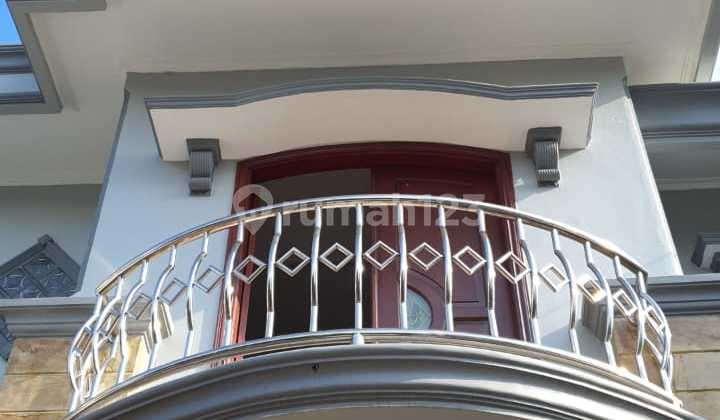 rumah bagus 2 lantai harga murah siap huni di kompleks gading griya lestari