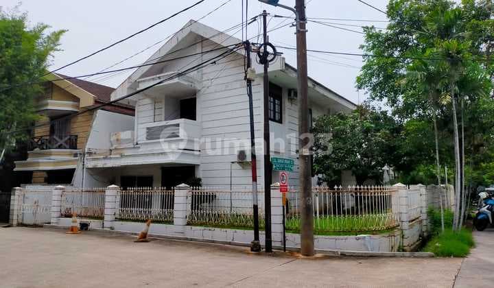 Dijual Rumah di Janur Indah huk , Dekat dengan Mall, Jakarta Utara.