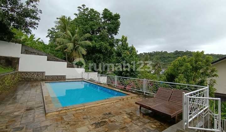 Vintage House in a Big Land in Senggigi Batulayar Lombok NTB