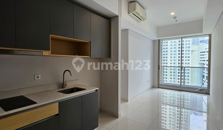 For Sale 3 Bedroom Semi-Furnished Apartment Taman Anggrek Residences