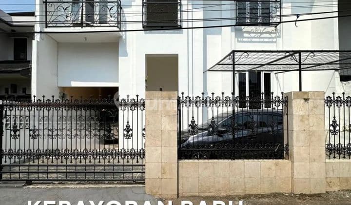 READY-TO-OCCUPY HOUSE IN KEBAYORAN BARU NEAR SENOPATI SCBD WITH SHM