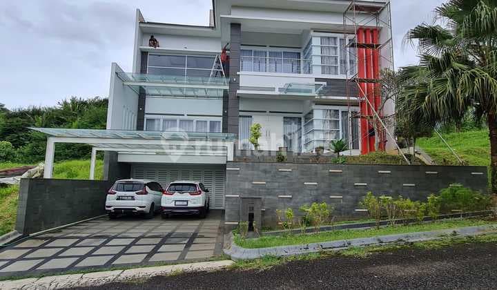 di sewakan Rumah Dago Pakar Springhill