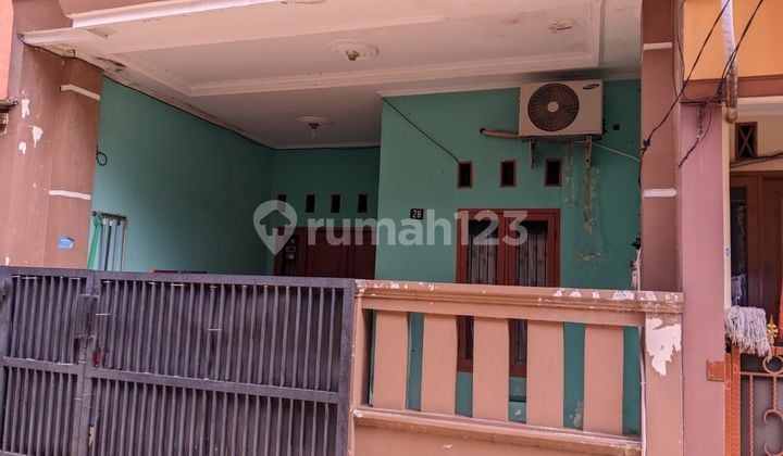 House on Jl. Zeta Karawaci Tangerang