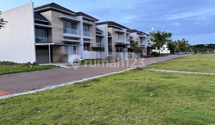 Rumah Baru Golf Island Violin