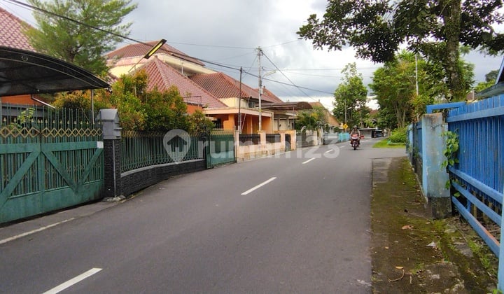Dijual Rumah Dekat Alun Alun, Tengah Kota Magelang