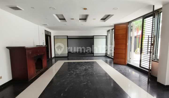 Rumah Tanjung Duren Luas 352m² Masih Bagus Siap Huni