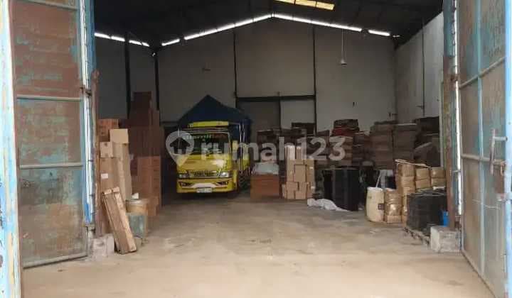 Gudang Luas 1200m² Di Salembaran Dekat Pintu Tol Pik 2
