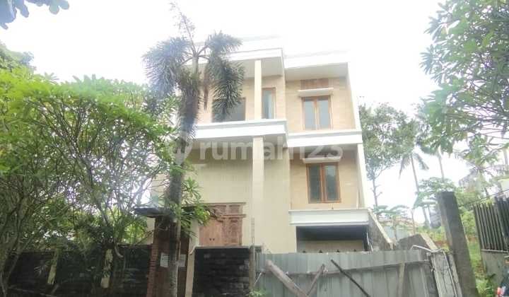 Rumah 3 Lantai di Villa Cinere Mas Tangsel