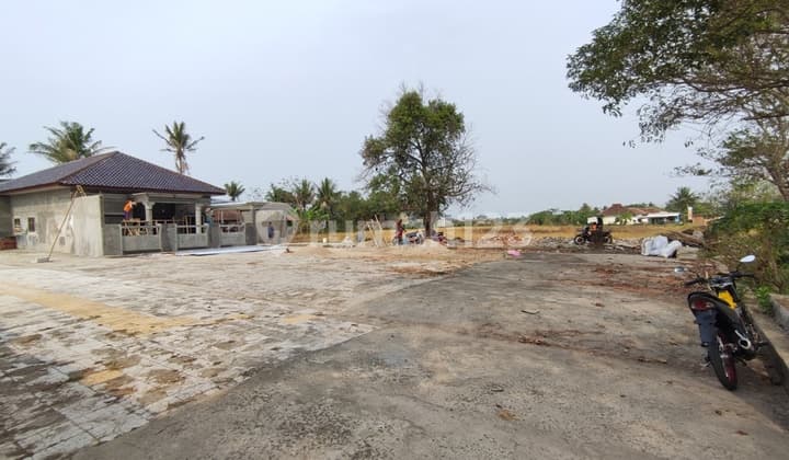 Tanah Di Jalan Raya Kresek Kabupaten Tangerang