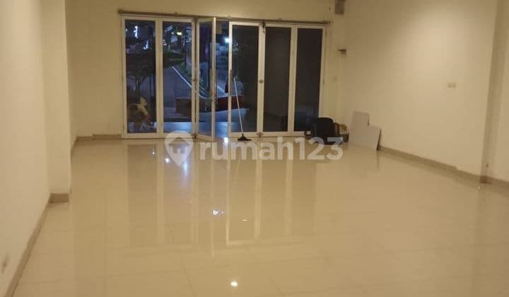 Ruko 2lantai bagus di kompleks LRT City Bekasi
