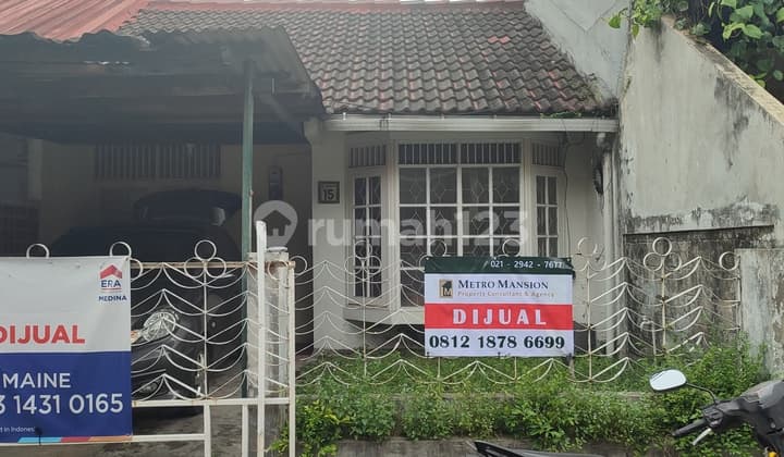 Old 1-Story House in the Perkici Area of Bintaro Jaya