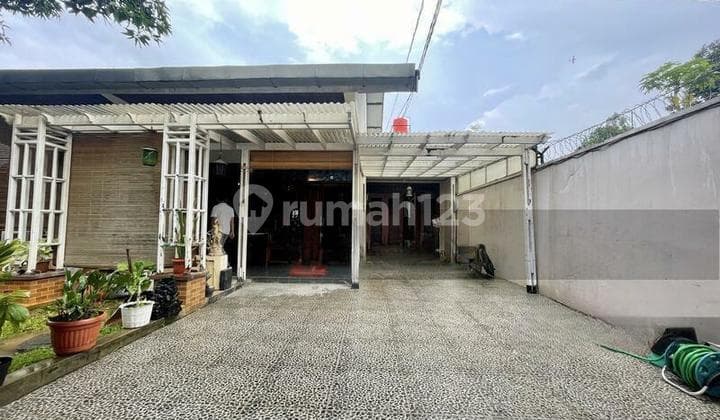 House for Sale in Tanah Kusir, South Jakarta, Spacious, Green, SHM, Ready to Occupy