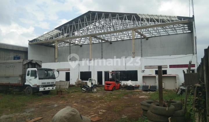Quick Sale Warehouse Bojong Nangka Gunung Putri 40 Feet Container Road Access Ready to Use