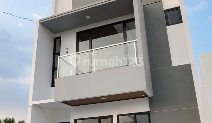 Dijual Cepat Rumah Grand Wisata Bekasi Dua Lantai Siap Huni Minimalis Modern
