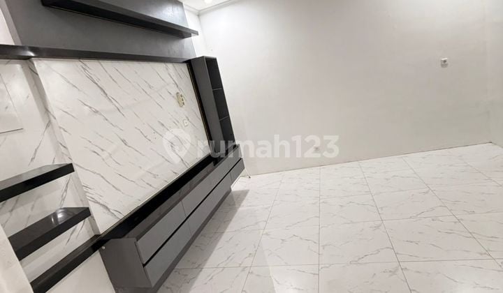 Rumah Dekat Kawasan Kuliner dan Pendidikan di Gading Serpong