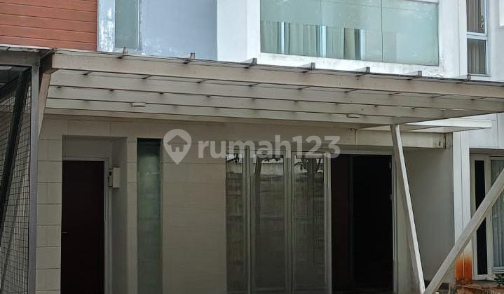 House Near Toll Access & Mall in the Riviera Metland Puri Cluster.