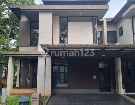 Rumah Dekat Kawasan Bisnis dan Kampus di Vanya Park BSD City