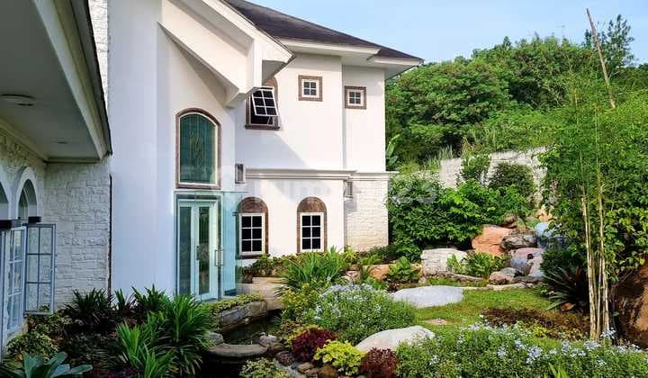 Luxury House with Da Vinci Furnished Private Swimming Pool in Sentul City