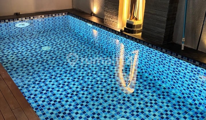Langka Rumah Mewah Full Furnish dengan Private Swim Pool, Lift dan Bbq Area di Gading Serpong