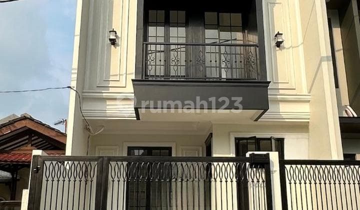 Rumah Modern Classic Dekat Akses Tol & KRL di Griya Loka BSD City