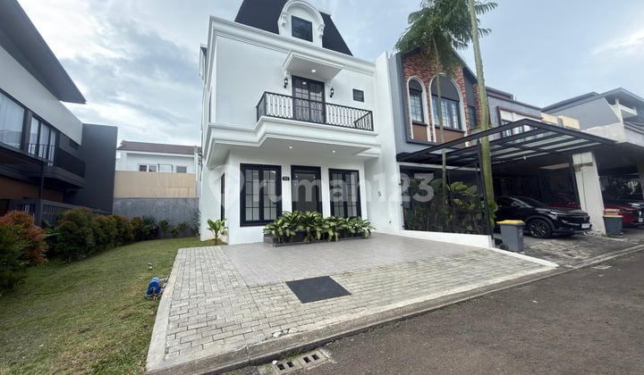 Hunian American Classic Dg Attic Room Dekat Akses Tol di The Icon