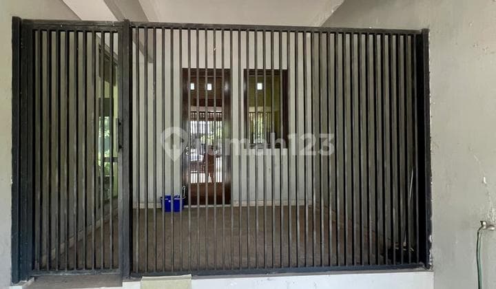 House Near Educational Area in Parkland Provence BSD City