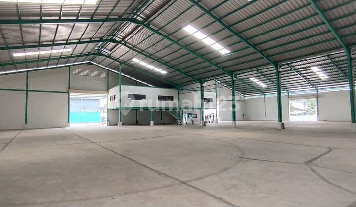 Good Independent Warehouse LB 3000 and 40 ft Access in Mount Sindur