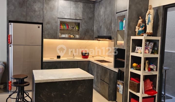 Rumah Attic Dekat Kawasan Kuliner & Pendidikan di Gading Serpong