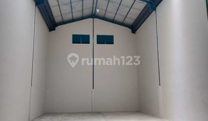 Gudang Bagus Ada Office Akses 40 Ft di Moh Toha Periuk Tangerang