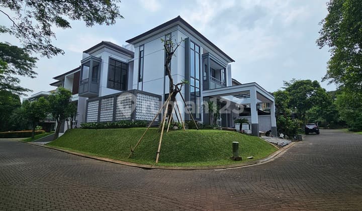 Rumah Hoek Modern Classic Dekat Akses Tol di Delatinos BSD City