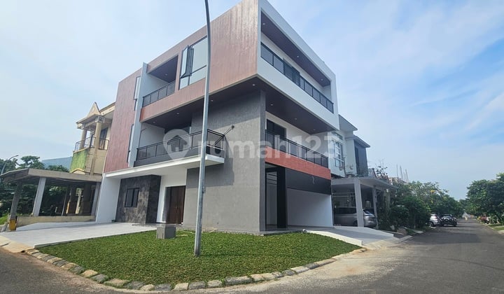 Rumah Brand New Tipe Hoek Dekat Kawasan Kuliner di Alam Sutera
