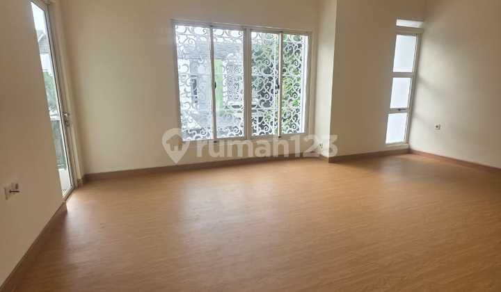 Rumah Dekat Kawasan Kuliner di Cluster Darwin Gading Serpong