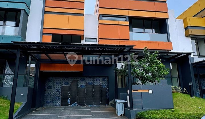 Rumah Dgn Private Pool Dekat Kuliner di Summarecon Serpong