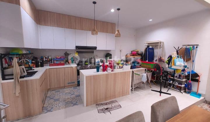 Rumah Dekat Kawasan Pendidikan & Kuliner di Sektor 7 Gd Serpong