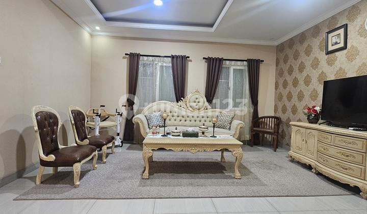 Langka Luxury House Dgn Private Swim Pool di Gading Serpong